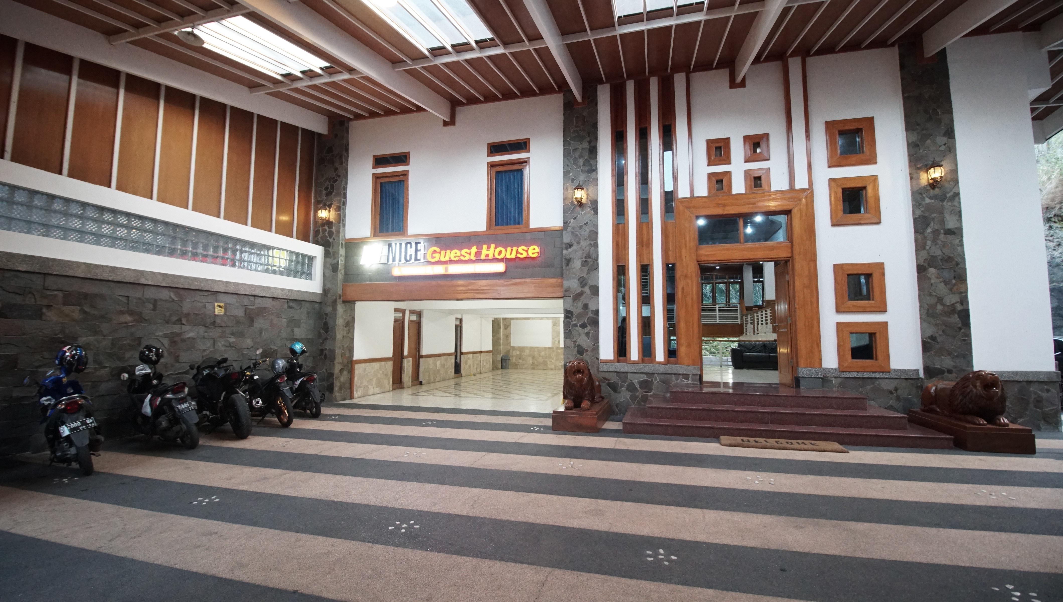 Oyo 1209 Tirtasari Nice Guesthouse Bandung Exterior foto